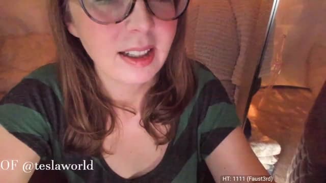 Gallery image thumbnail from Tesla's myfreecams stream on, 03/18/2023, 05:31 image 16 of 20