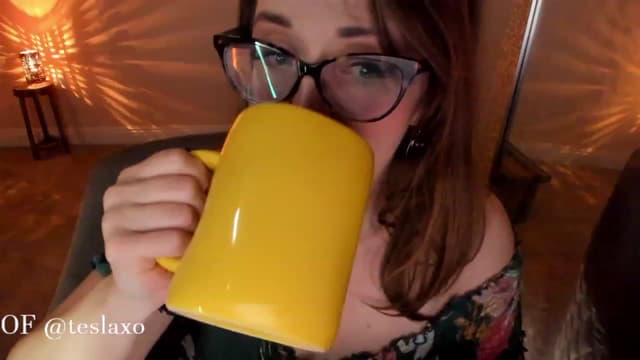 Gallery image thumbnail from Tesla's myfreecams stream on, 06/23/2023, 05:33 image 4 of 20