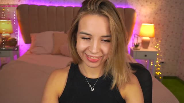 Gallery image thumbnail from Tilli's myfreecams stream on, 12/15/2023, 11:21 image 8 of 20