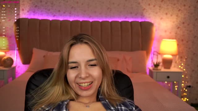 Gallery image thumbnail from Tilli's myfreecams stream on, 12/18/2023, 10:38 image 12 of 20