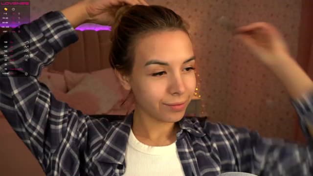 Gallery image thumbnail from Tilli's myfreecams stream on, 12/21/2023, 10:25 image 9 of 20