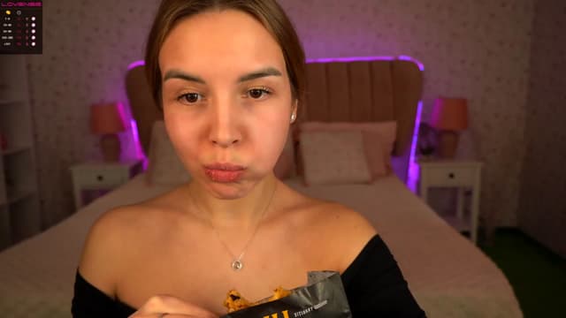 Gallery image thumbnail from Tilli's myfreecams stream on, 02/08/2024, 09:49 image 1 of 20