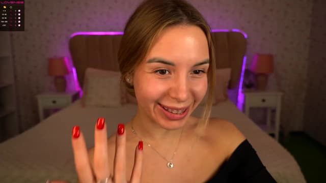 Gallery image thumbnail from Tilli's myfreecams stream on, 02/08/2024, 12:14 image 8 of 20