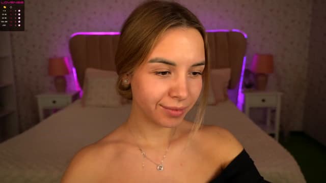 Gallery image thumbnail from Tilli's myfreecams stream on, 02/08/2024, 12:14 image 9 of 20