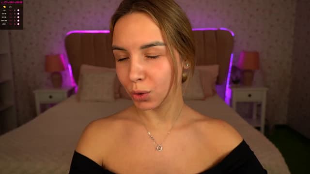 Gallery image thumbnail from Tilli's myfreecams stream on, 02/08/2024, 12:14 image 14 of 20