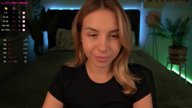 Gallery image thumbnail from Tilli's myfreecams stream on, 04/01/2024, 10:15 image 17 of 20