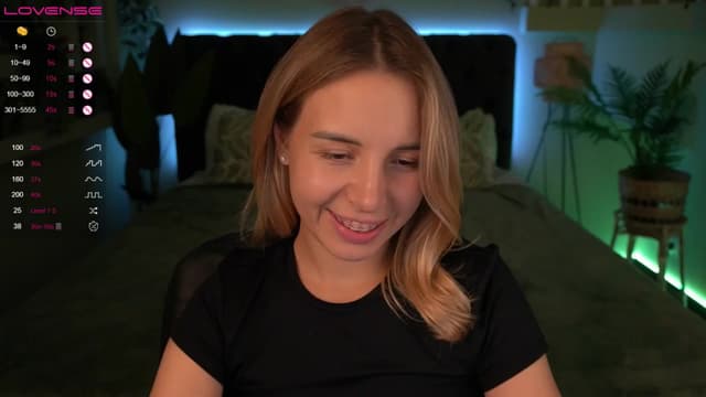Gallery image thumbnail from Tilli's myfreecams stream on, 04/01/2024, 10:15 image 8 of 20