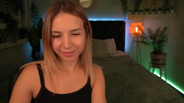 Gallery image thumbnail from Tilli's myfreecams stream on, 04/06/2024, 08:53 image 16 of 20