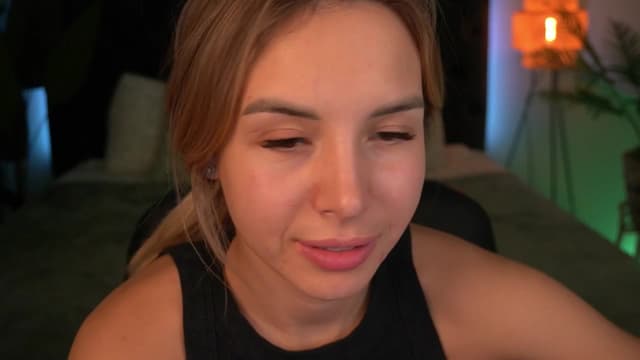 Gallery image thumbnail from Tilli's myfreecams stream on, 04/08/2024, 14:20 image 16 of 20