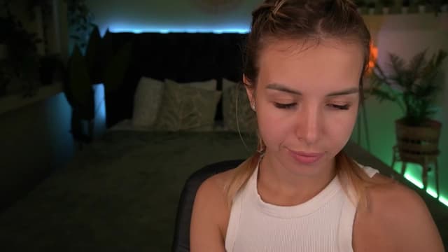 Gallery image thumbnail from Tilli's myfreecams stream on, 04/09/2024, 12:30 image 12 of 20