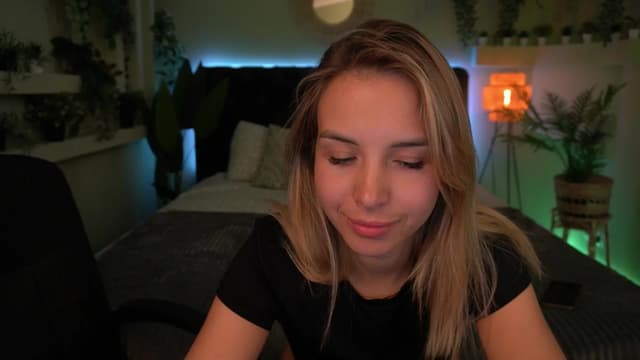 Gallery image thumbnail from Tilli's myfreecams stream on, 04/15/2024, 13:00 image 19 of 20