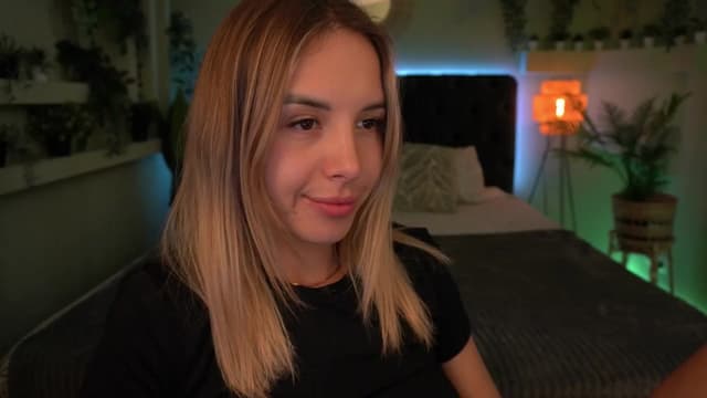 Gallery image thumbnail from Tilli's myfreecams stream on, 04/15/2024, 13:00 image 14 of 20