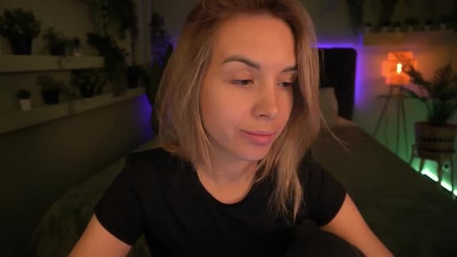 Gallery image thumbnail from Tilli's myfreecams stream on, 05/03/2024, 07:50 image 14 of 20