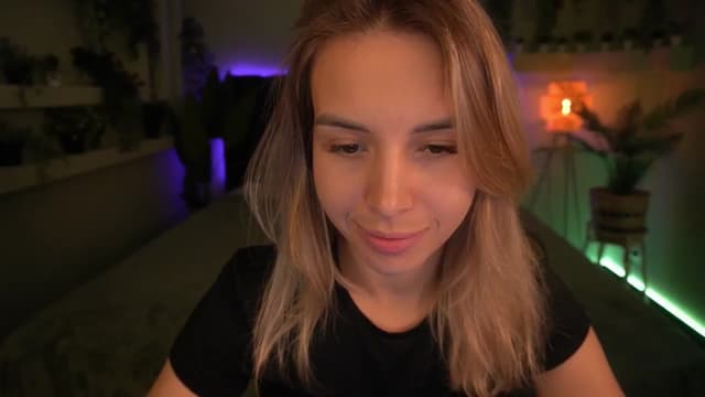 Gallery image thumbnail from Tilli's myfreecams stream on, 05/03/2024, 07:50 image 18 of 20