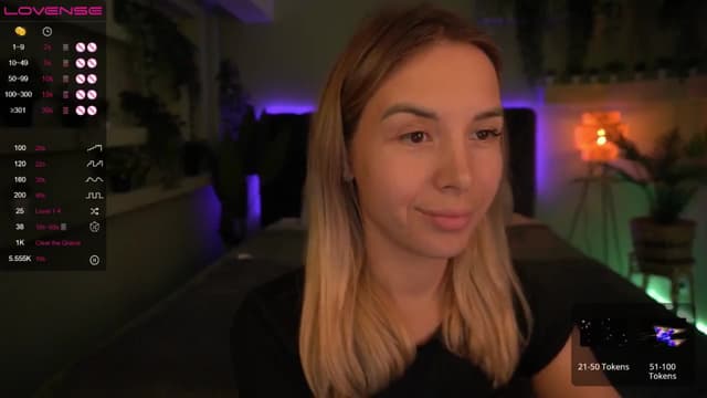 Gallery image thumbnail from Tilli's myfreecams stream on, 05/04/2024, 09:29 image 15 of 20