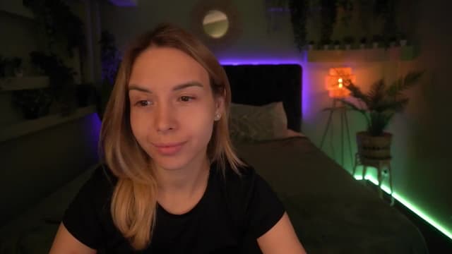 Gallery image thumbnail from Tilli's myfreecams stream on, 05/07/2024, 06:07 image 16 of 20
