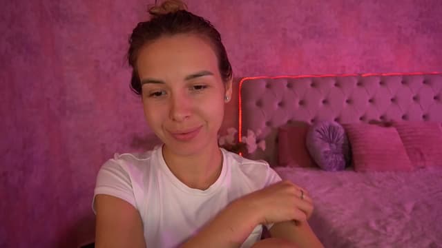 Gallery image thumbnail from Tilli's myfreecams stream on, 05/08/2024, 08:46 image 18 of 20