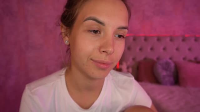 Gallery image thumbnail from Tilli's myfreecams stream on, 05/08/2024, 09:55 image 12 of 20
