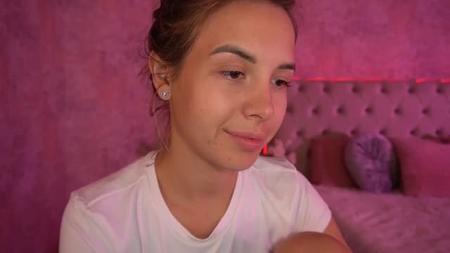 Gallery image thumbnail from Tilli's myfreecams stream on, 05/08/2024, 09:55 image 14 of 20