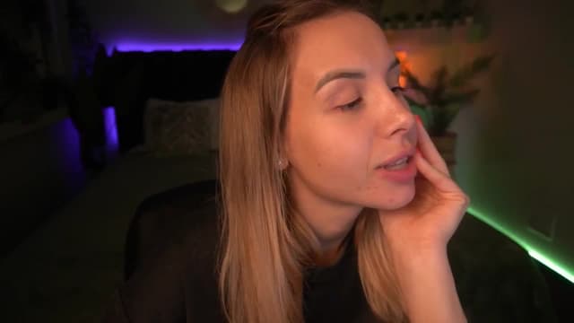 Gallery image thumbnail from Tilli's myfreecams stream on, 05/09/2024, 12:41 image 17 of 20