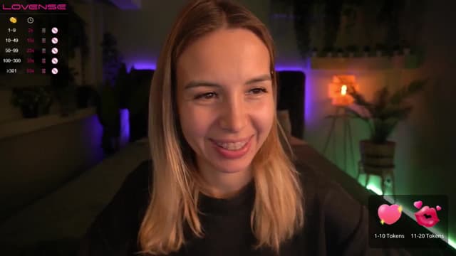 Gallery image thumbnail from Tilli's myfreecams stream on, 05/14/2024, 06:43 image 15 of 20
