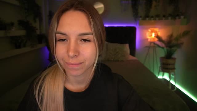 Gallery image thumbnail from Tilli's myfreecams stream on, 05/18/2024, 07:07 image 16 of 20