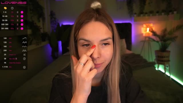 Gallery image thumbnail from Tilli's myfreecams stream on, 05/18/2024, 09:55 image 12 of 20