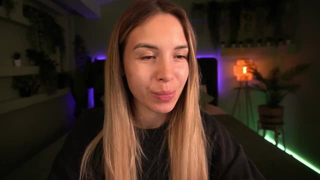Gallery image thumbnail from Tilli's myfreecams stream on, 06/10/2024, 07:54 image 14 of 20