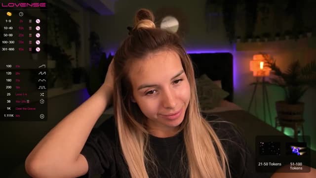 Gallery image thumbnail from Tilli's myfreecams stream on, 06/10/2024, 12:22 image 16 of 20