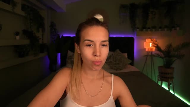 Gallery image thumbnail from Tilli's myfreecams stream on, 06/11/2024, 07:53 image 4 of 20
