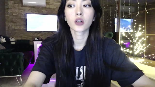 Gallery image thumbnail from Vikki's myfreecams stream on, 01/17/2024, 24:02 image 7 of 20