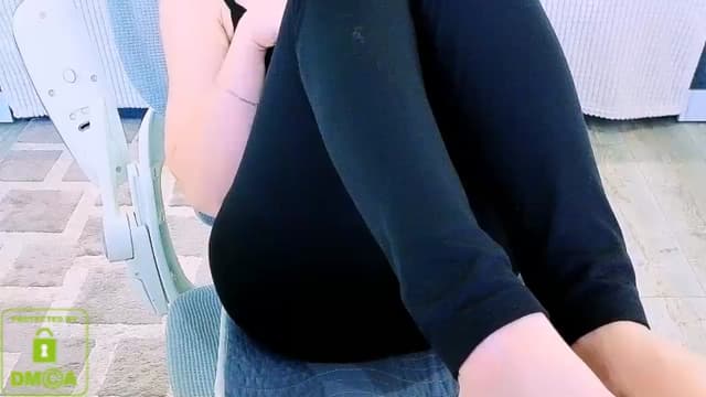 Gallery image thumbnail from Vivia's myfreecams stream on, 02/03/2026, 13:30 image 4 of 20