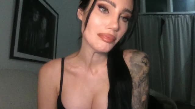 Gallery image thumbnail from Zia_P's myfreecams stream on, 05/08/2024, 01:18 image 16 of 20