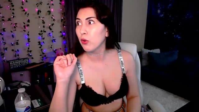 Gallery image thumbnail from Zobot's myfreecams stream on, 03/28/2024, 06:53 image 6 of 20