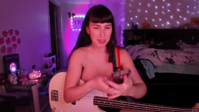 Gallery image thumbnail from Zobot's myfreecams stream on, 10/13/2024, 07:58 image 18 of 20