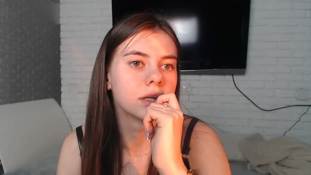 Gallery image thumbnail from ZoeMI's myfreecams stream on, 05/01/2023, 10:03 image 17 of 20