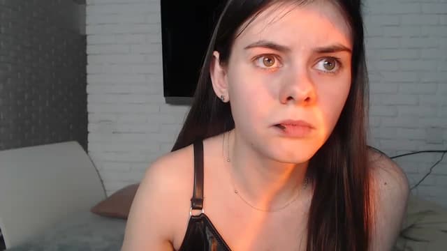 Gallery image thumbnail from ZoeMI's myfreecams stream on, 05/01/2023, 10:03 image 18 of 20