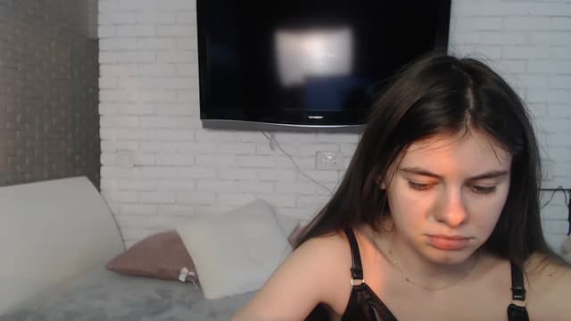 Gallery image thumbnail from ZoeMI's myfreecams stream on, 05/01/2023, 12:28 image 8 of 20