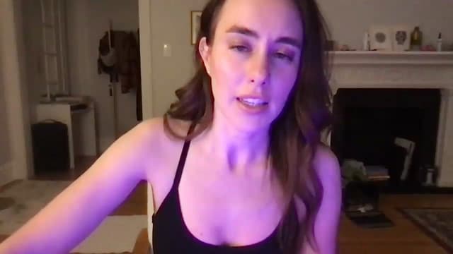 Gallery image thumbnail from clara's myfreecams stream on, 03/06/2025, 24:57 image 16 of 20