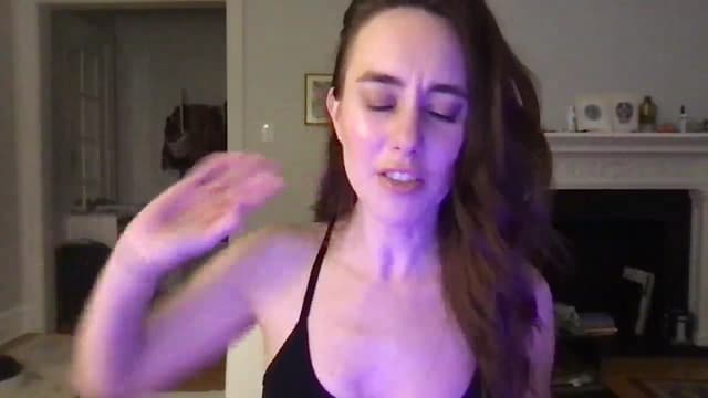 Gallery image thumbnail from clara's myfreecams stream on, 03/06/2025, 01:22 image 17 of 20