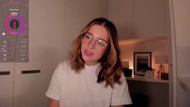 Gallery image thumbnail from cutee's myfreecams stream on, 09/08/2024, 18:12 image 15 of 20