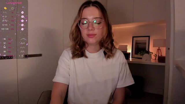 Gallery image thumbnail from cutee's myfreecams stream on, 09/08/2024, 18:30 image 9 of 20