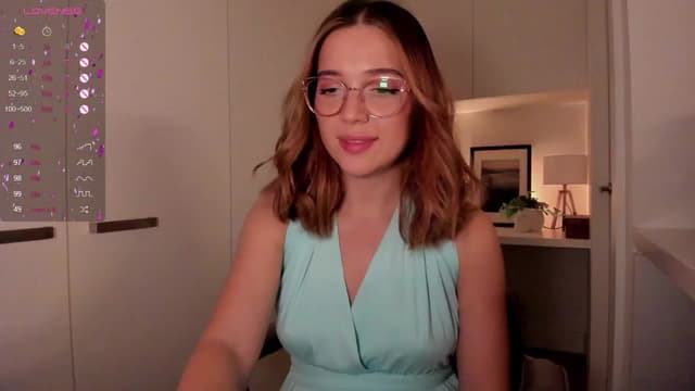 Gallery image thumbnail from cutee's myfreecams stream on, 09/09/2024, 16:46 image 11 of 20