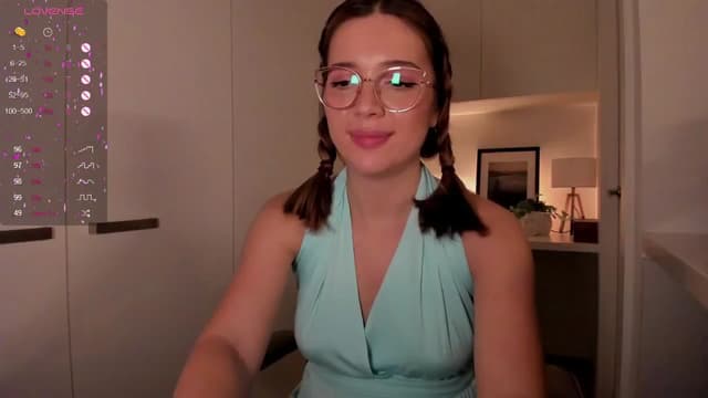 Gallery image thumbnail from cutee's myfreecams stream on, 09/09/2024, 17:22 image 19 of 20