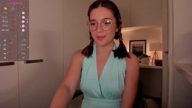 Gallery image thumbnail from cutee's myfreecams stream on, 09/09/2024, 17:22 image 18 of 20