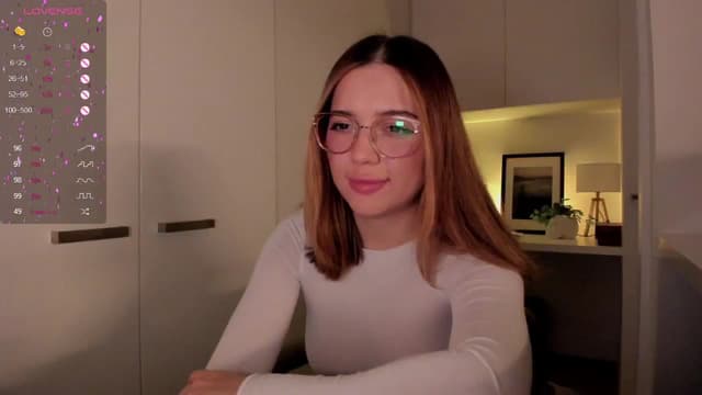 Gallery image thumbnail from cutee's myfreecams stream on, 09/16/2024, 15:54 image 11 of 20