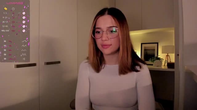 Gallery image thumbnail from cutee's myfreecams stream on, 09/16/2024, 15:54 image 3 of 20