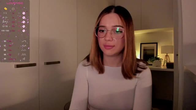 Gallery image thumbnail from cutee's myfreecams stream on, 09/16/2024, 16:58 image 9 of 20