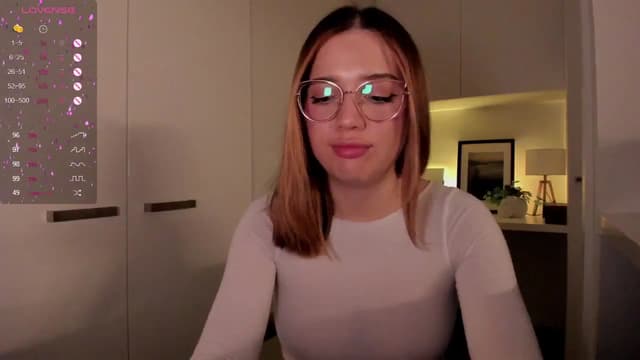 Gallery image thumbnail from cutee's myfreecams stream on, 09/16/2024, 16:58 image 13 of 20