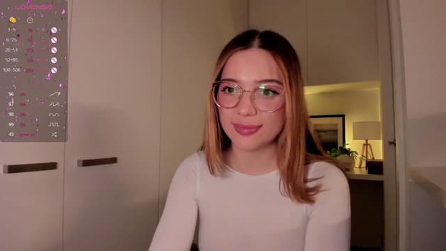 Gallery image thumbnail from cutee's myfreecams stream on, 09/16/2024, 18:26 image 14 of 20